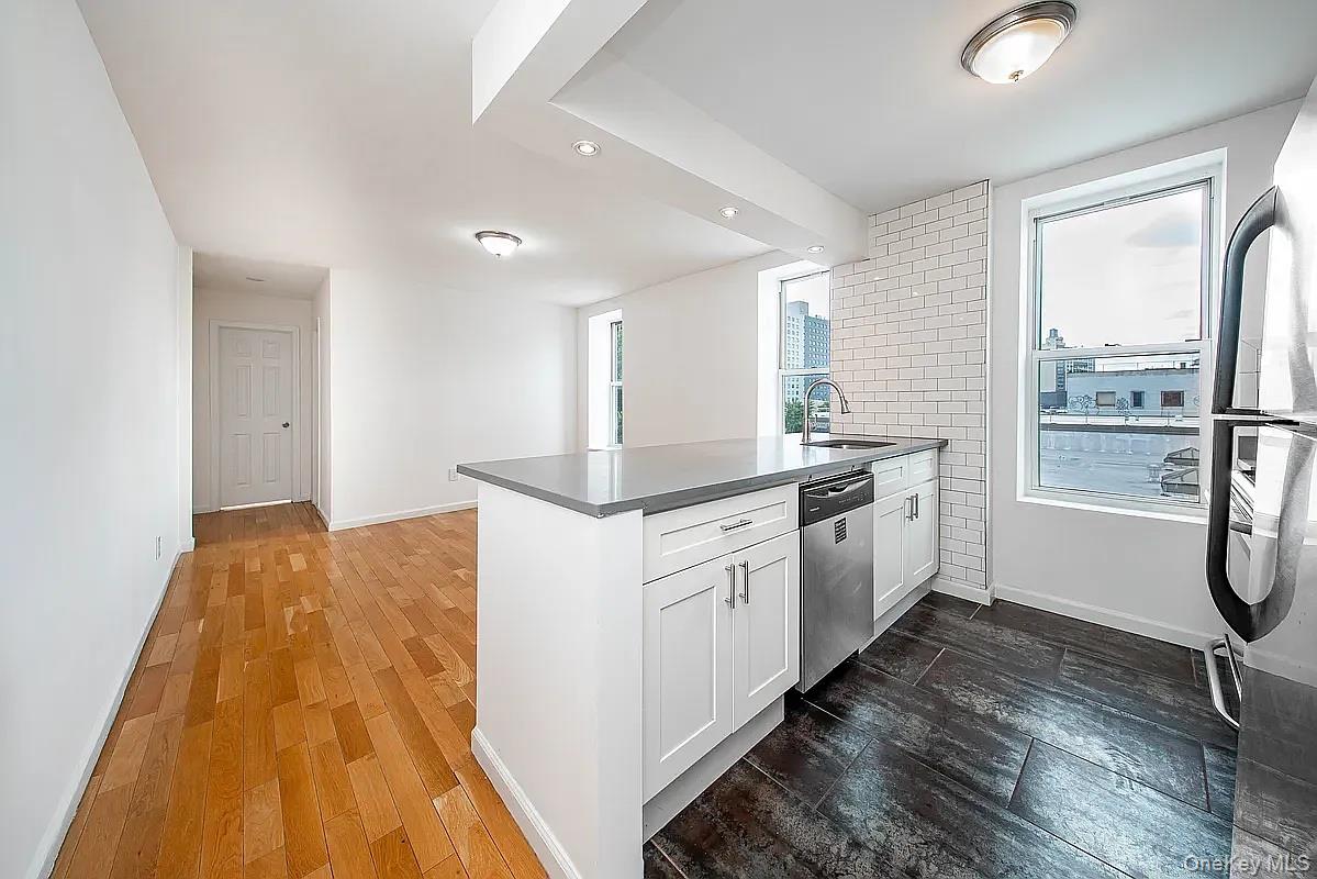 36-05 Vernon Boulevard