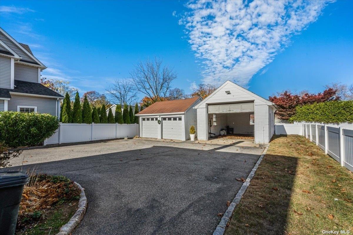 Port Washington, New York 11050, United States, 3 Bedrooms Bedrooms, ,1 BathroomBathrooms,Residential,Active,85541