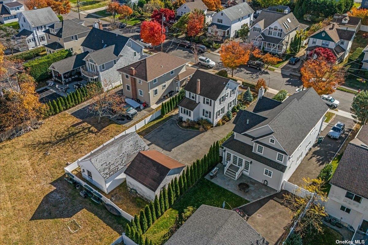 Port Washington, New York 11050, United States, 3 Bedrooms Bedrooms, ,1 BathroomBathrooms,Residential,Active,85541