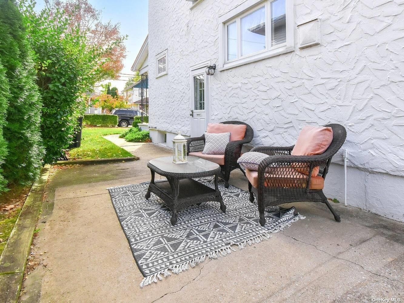 Port Washington, New York 11050, United States, 3 Bedrooms Bedrooms, ,1 BathroomBathrooms,Residential,Active,85541