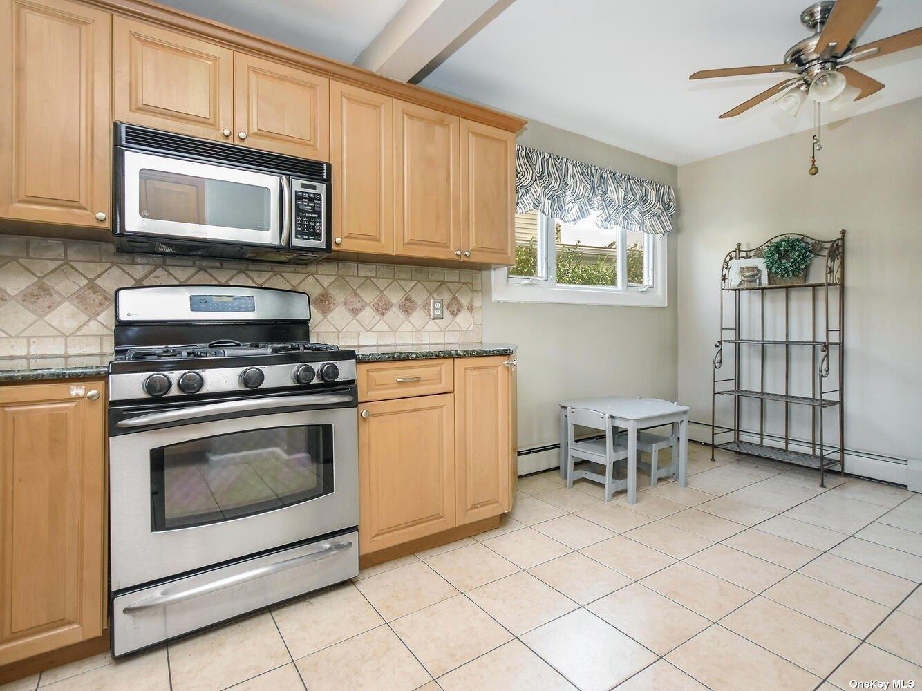 Port Washington, New York 11050, United States, 3 Bedrooms Bedrooms, ,1 BathroomBathrooms,Residential,Active,85541