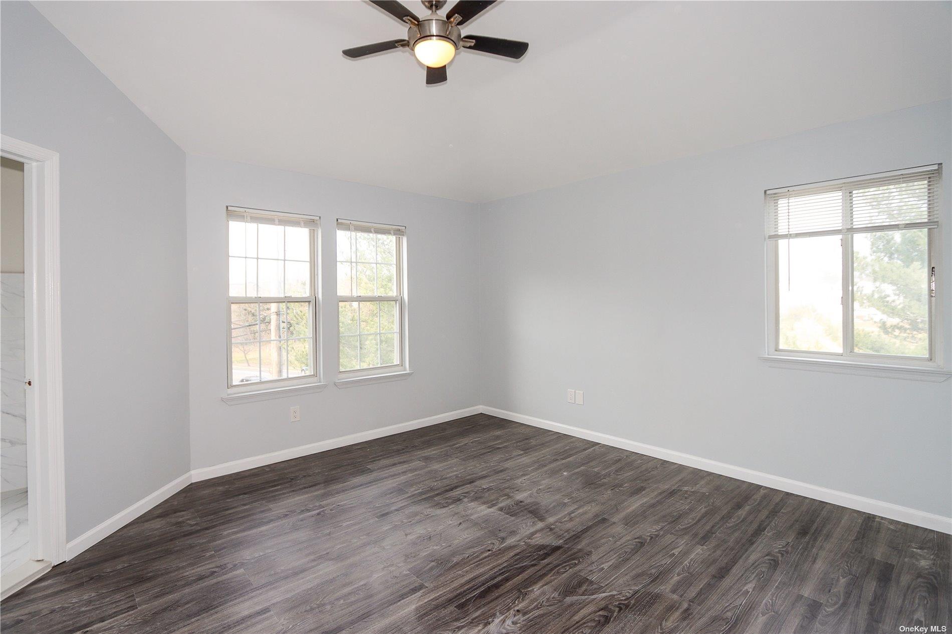 Glen Cove, New York 11542, United States, 3 Bedrooms Bedrooms, ,3 BathroomsBathrooms,Residential,Active,121308