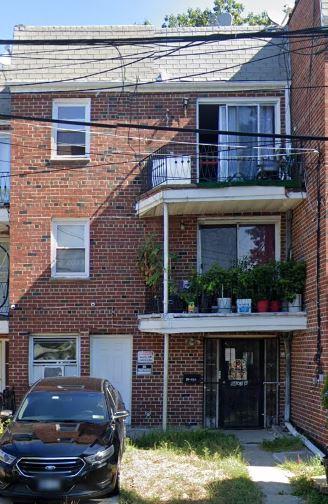 Chapin Parkway, Jamaica Hills, Queens, NY - 9 Bedrooms  
6 Bathrooms - 
