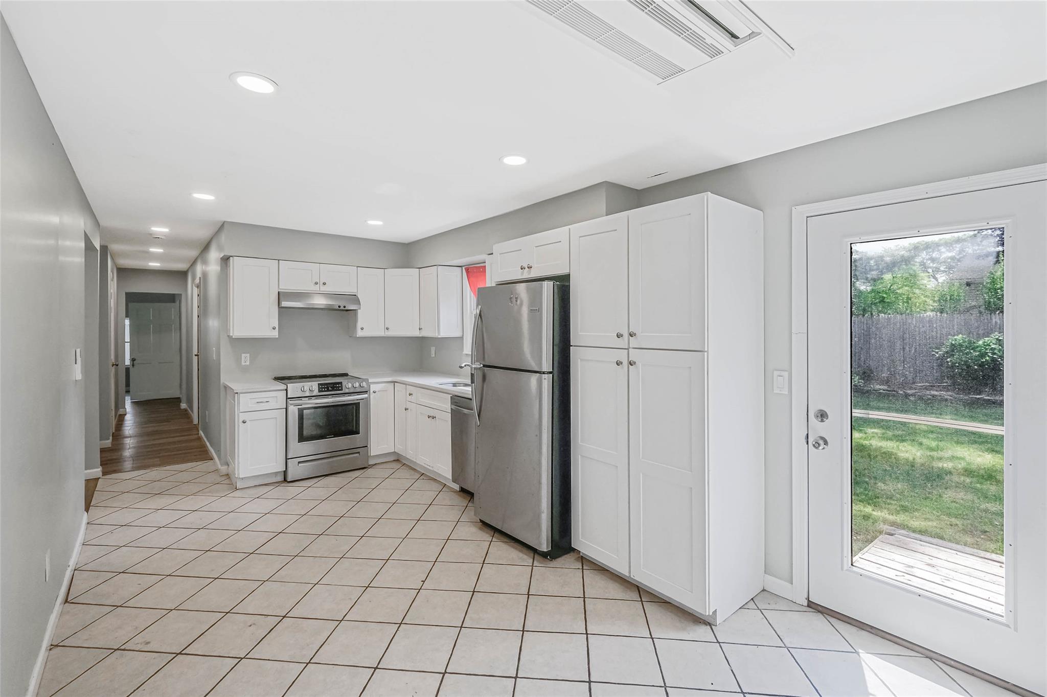 278 Parkside Avenue, Miller Place, New York image 21