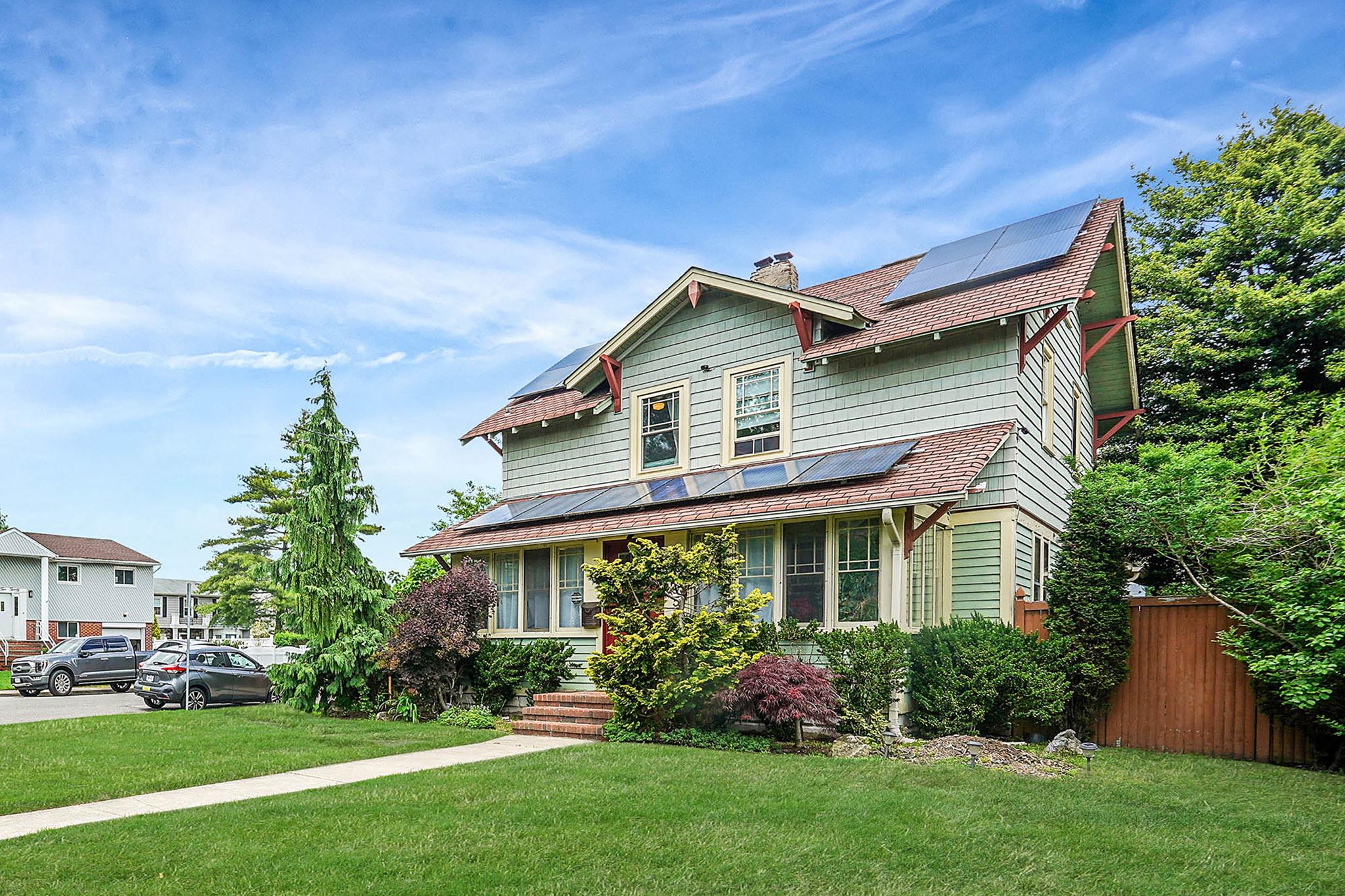953 Clinton Place, Baldwin, New York image 2