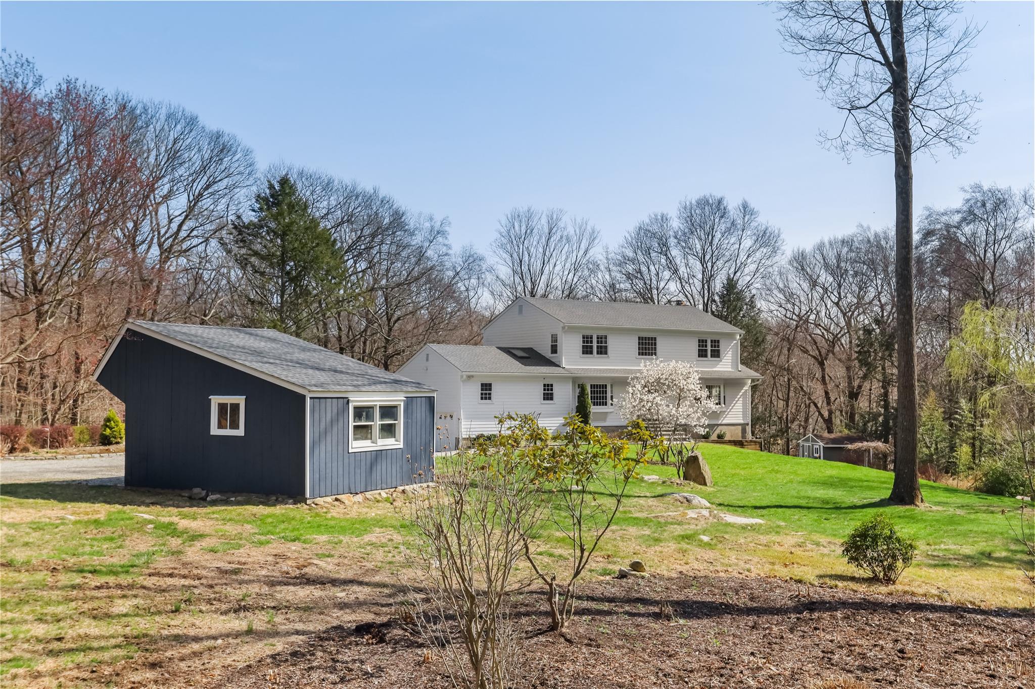 26 Tri Brook Drive, South Salem, New York image 2