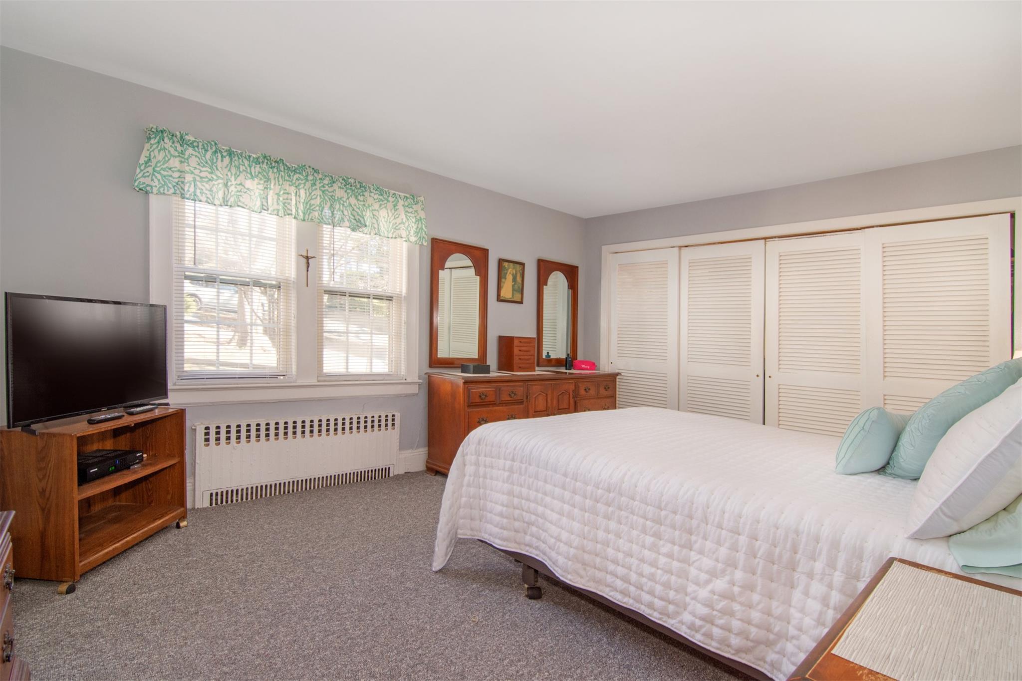 376 Aka 372 Bronxville Road, Yonkers, New York image 16