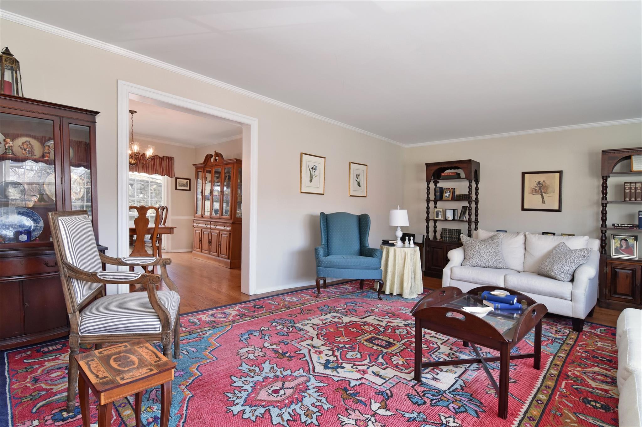 376 Aka 372 Bronxville Road, Yonkers, New York image 6