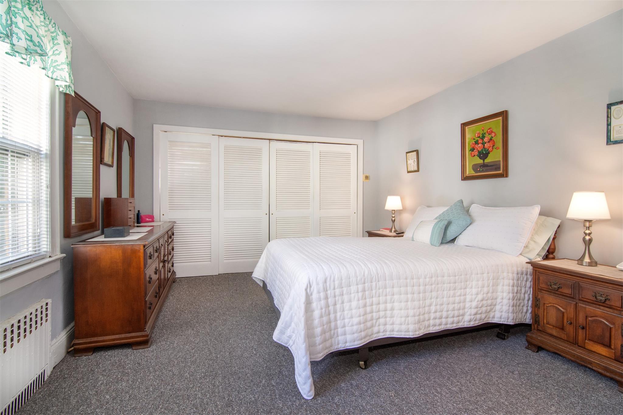 376 Aka 372 Bronxville Road, Yonkers, New York image 15