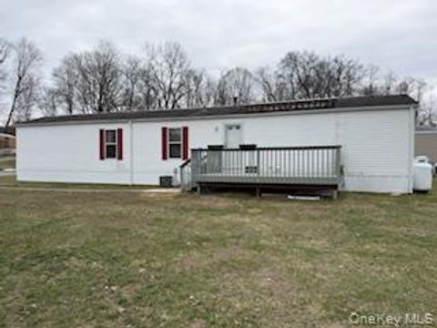 Mobile Home For Sale - 115 Winding Wood<br/> Dutchess County, Hopewell Junction, NY 12533