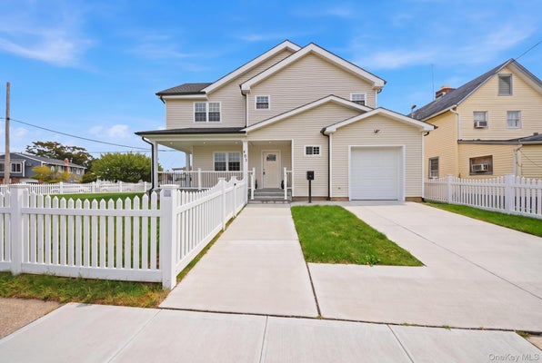 403 S BAYVIEW AVE, FREEPORT, NY 11520 - Image c64d8d56452e6b8b8645da70b146ac3f/2328071177