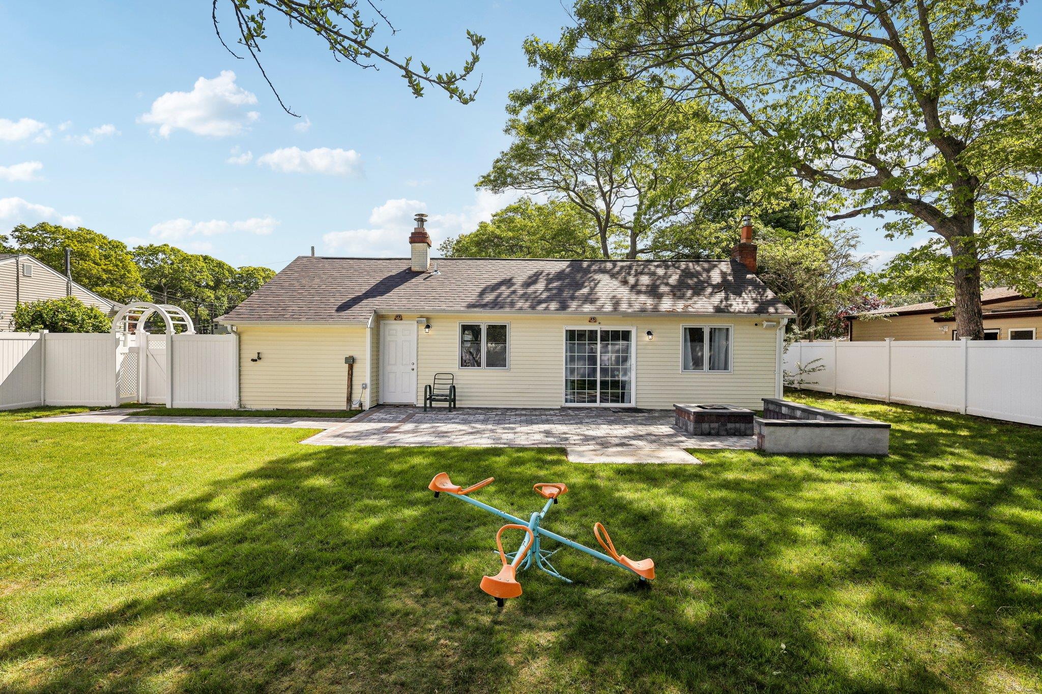 70 Propose Road, Brookhaven, New York image 32