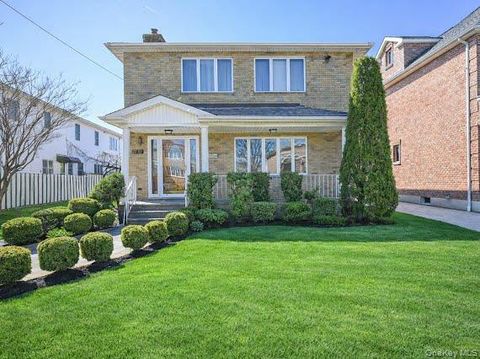 151-52 21st Avenue Whitestone NY 11357