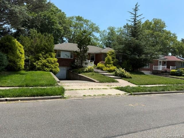 Photo 1 of 25 — 219 Willets Lane, Jericho, NY 11753