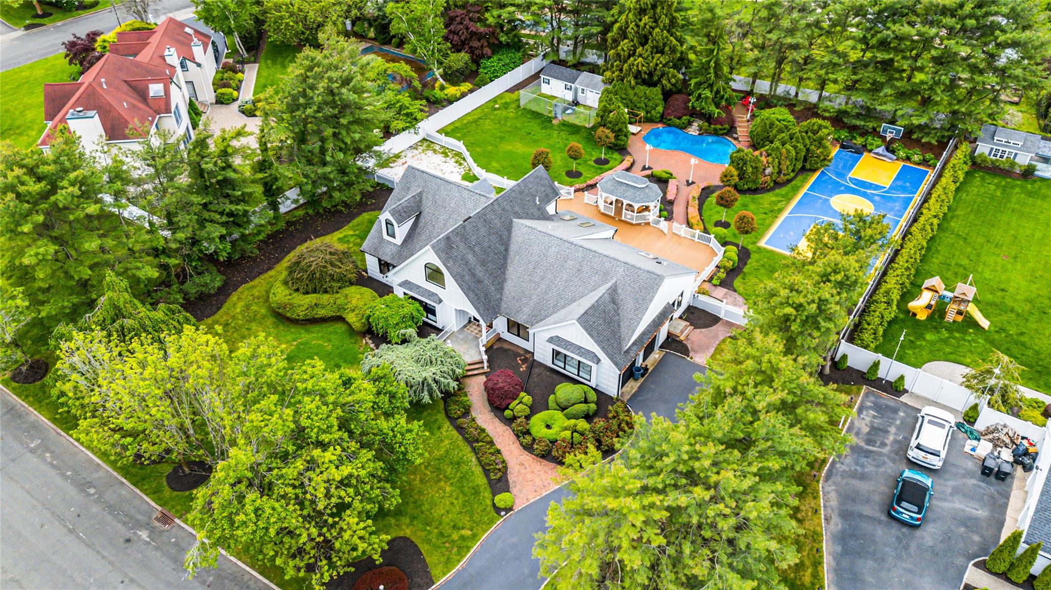 4 Miller Farms Court, Miller Place, New York image 2