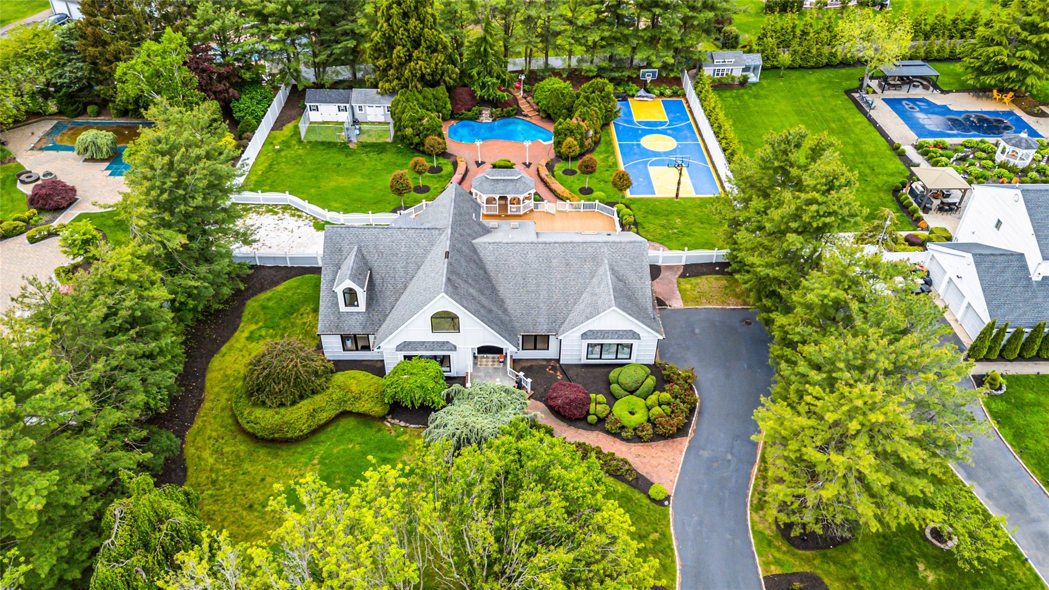 4 Miller Farms Court, Miller Place, New York image 3