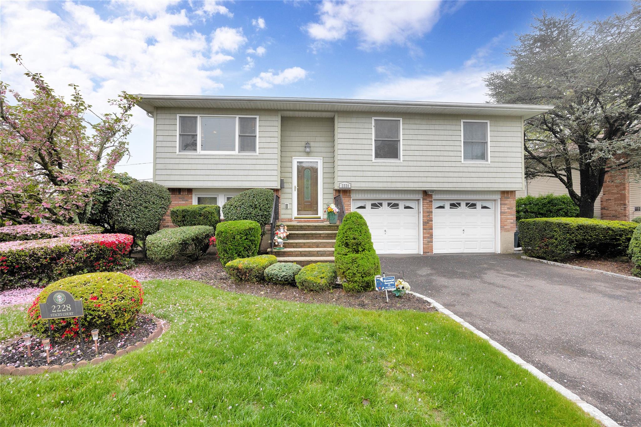 2228 Stacey Court