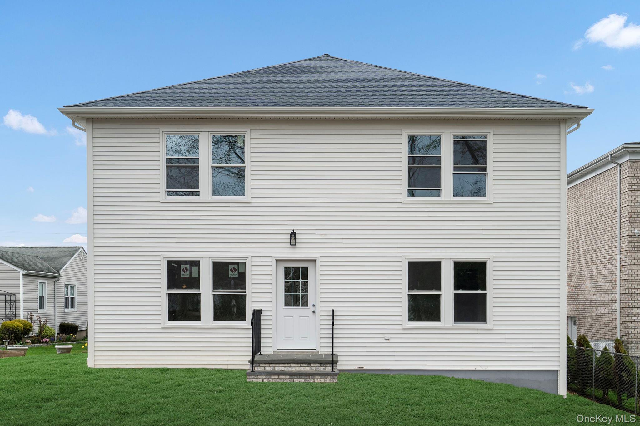 Yonkers, New York 10701, United States, 7 Bedrooms Bedrooms, ,5 BathroomsBathrooms,Residential,Pending,111529