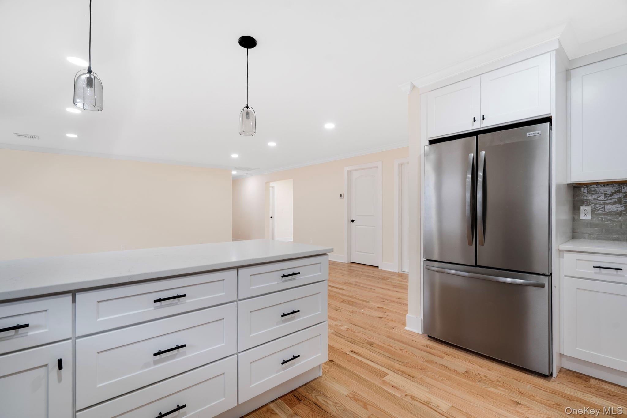 Yonkers, New York 10701, United States, 7 Bedrooms Bedrooms, ,5 BathroomsBathrooms,Residential,Pending,111529