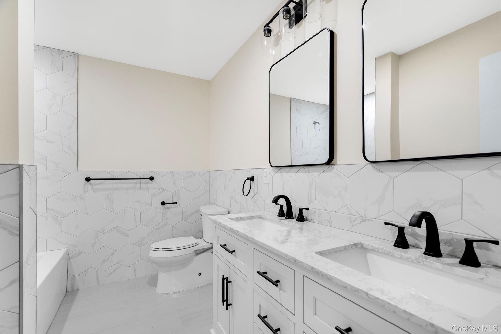 Yonkers, New York 10701, United States, 7 Bedrooms Bedrooms, ,5 BathroomsBathrooms,Residential,Pending,111529