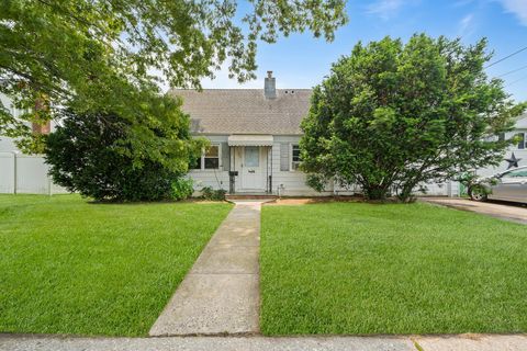 302 Waukena Avenue Oceanside NY 11572
