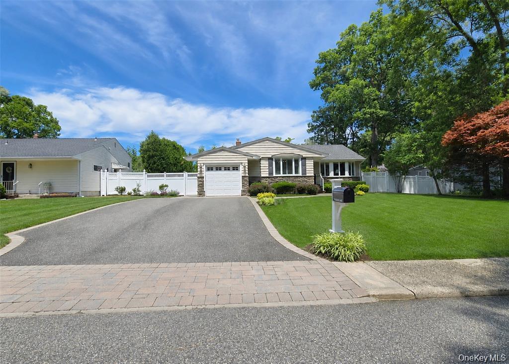 Photo of 7 Talbot Lane, Smithtown, NY 11787 (MLS # 1065362)