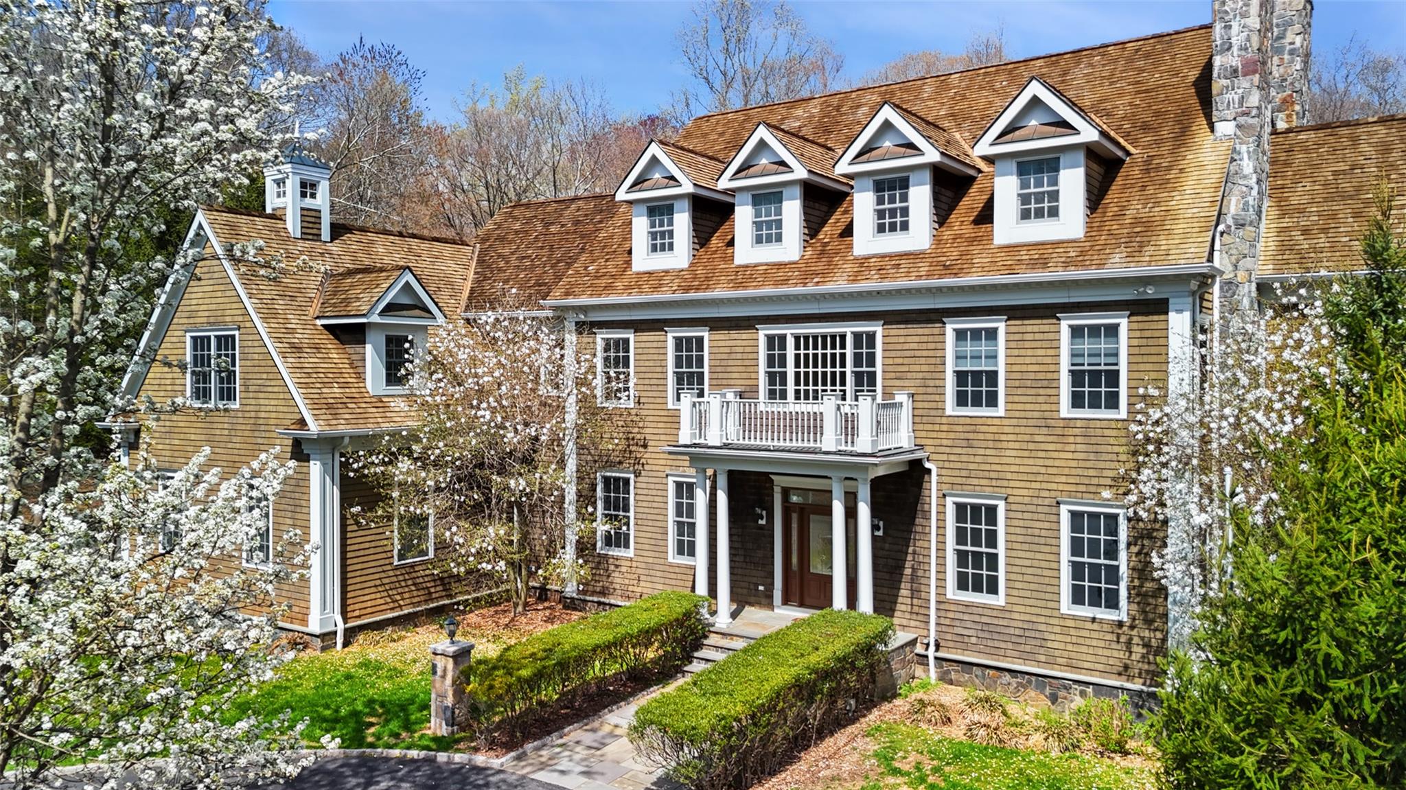 Upper Shad Road, Pound Ridge, New York - 5 Bedrooms  
7 Bathrooms  
14 Rooms - 