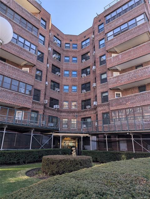 Photo of 69-60 108 Street #719, Forest Hills, NY 11375 (MLS # 916719)