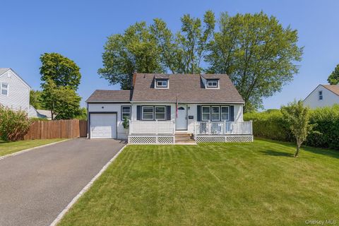 10 Hickory Street, Central Islip, NY 11722 - MLS#: 965554