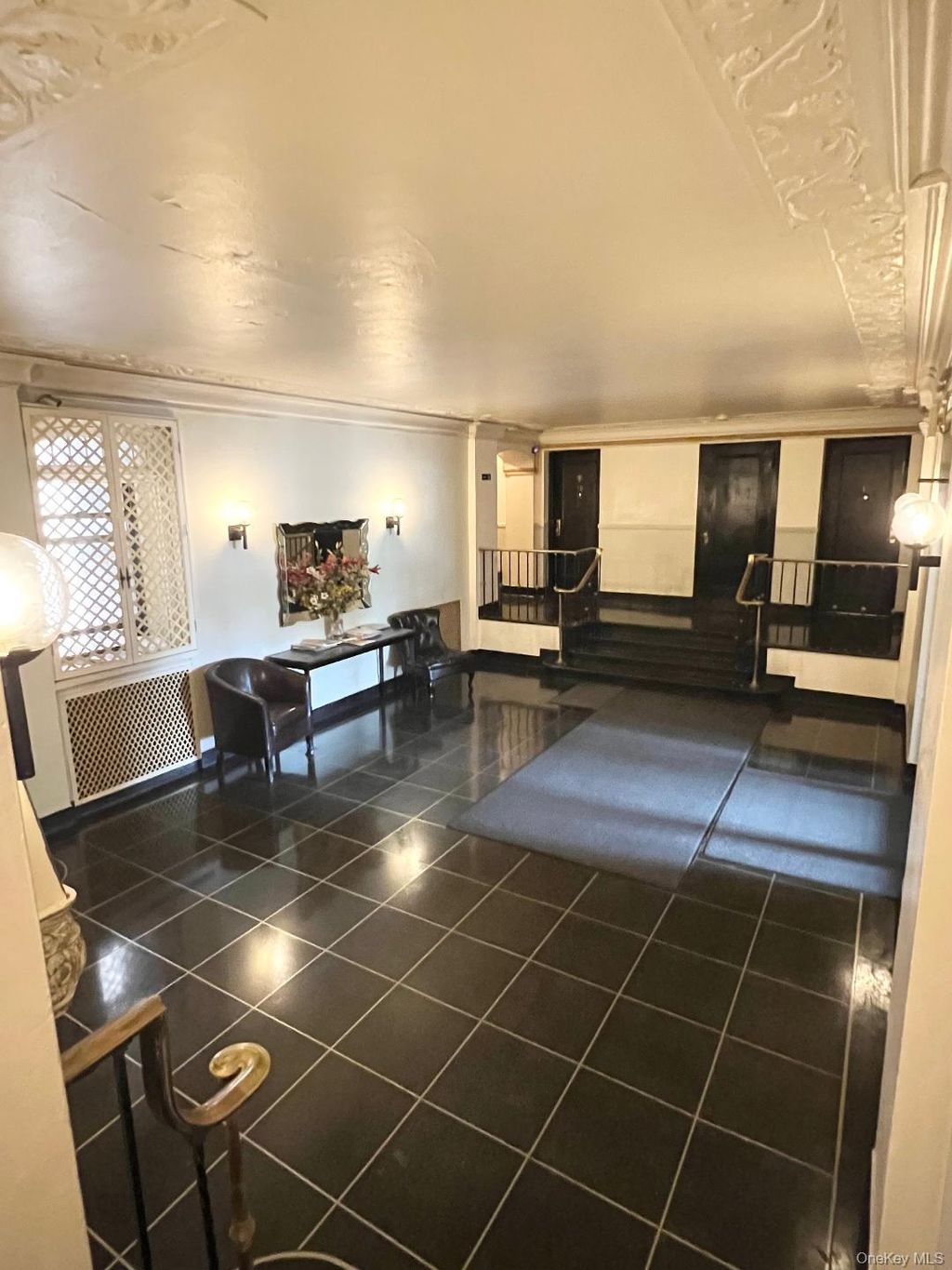 Photo of 141 Woodmere Blvd Blvd #3H, Woodmere, NY 11598 (MLS # 927546)