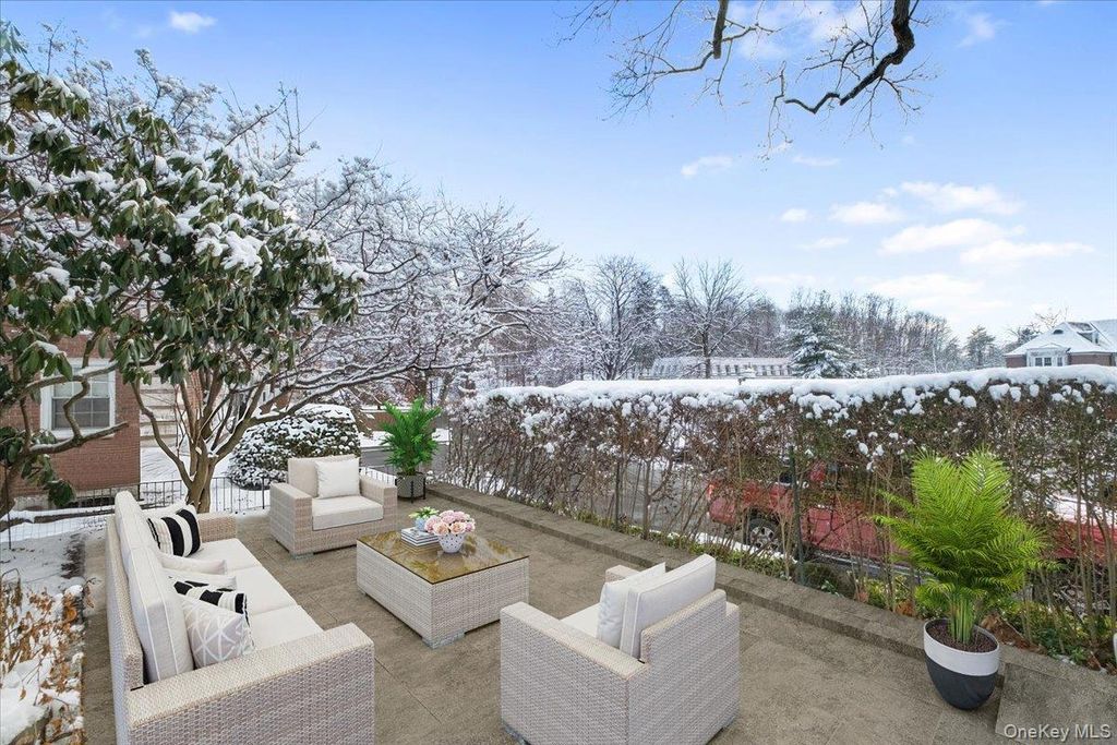 Photo of 5 Campus Place #TR, Scarsdale, NY 10583 (MLS # 953646)