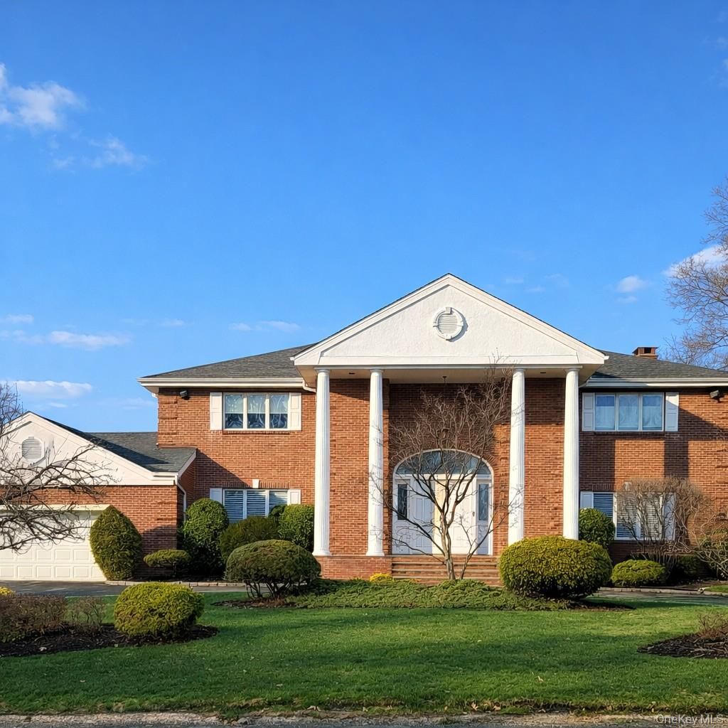 Photo of 85 Meadow Woods Road, Great Neck, NY 11020 (MLS # 980428)