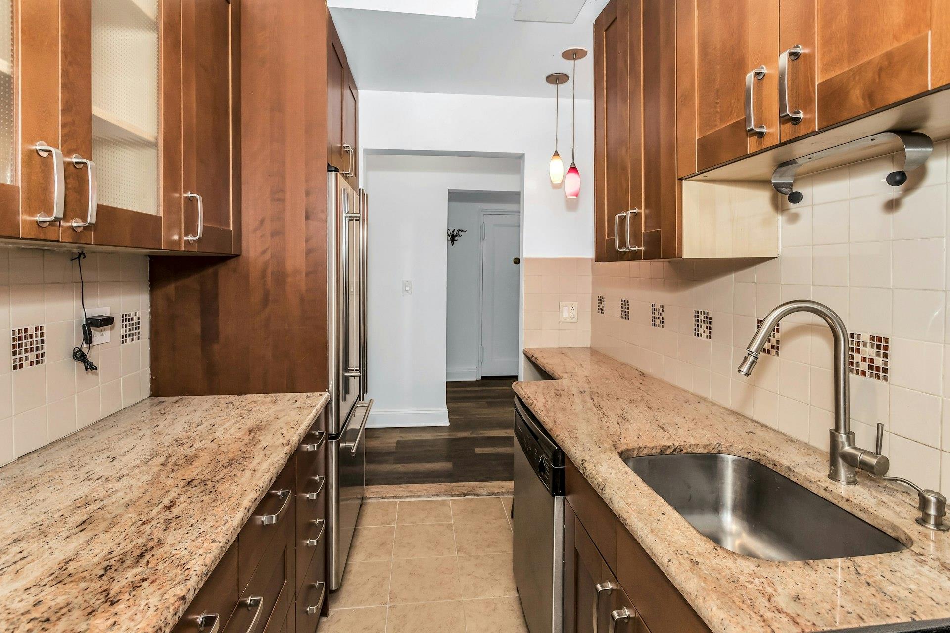 67-25 Clyde Street #1G, Forest Hills, New York image 6