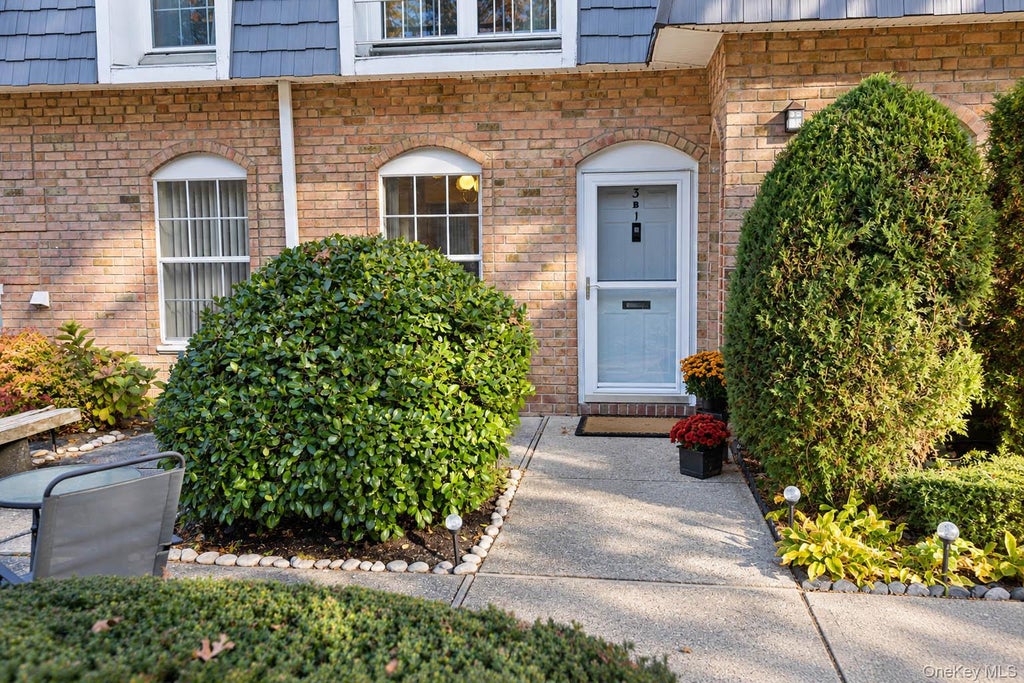 Photo of 655 Middle Country Road RD #3B1, Coram, NY 11784 (MLS # 1068234)