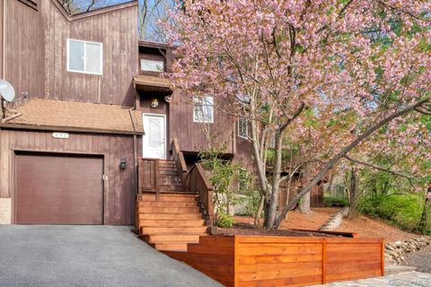 Photo of 32 Boulder Lane, Goldens Bridge, NY 10526 (MLS # 988155)