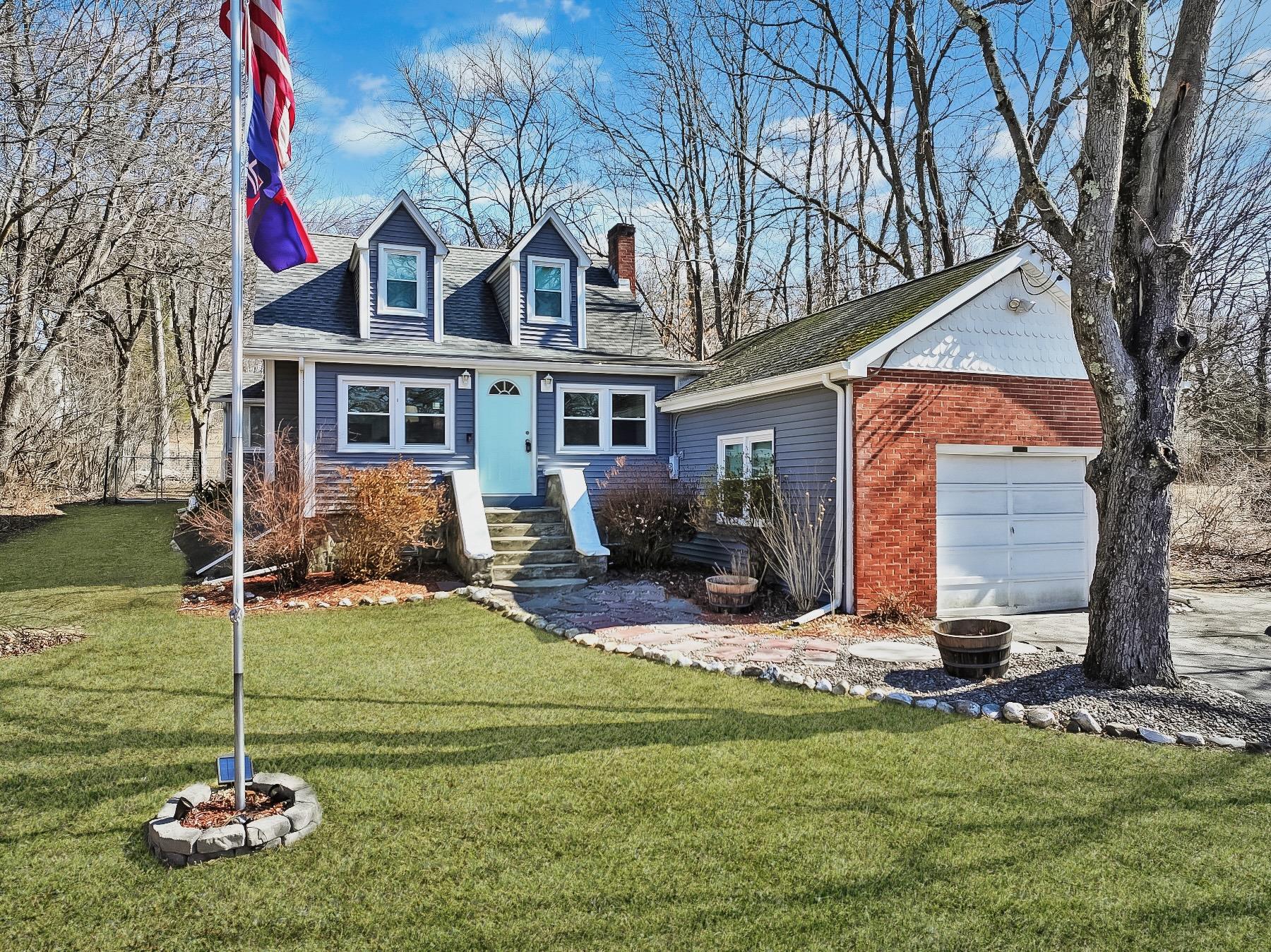 302 Hickory Avenue, New Windsor, New York image 1