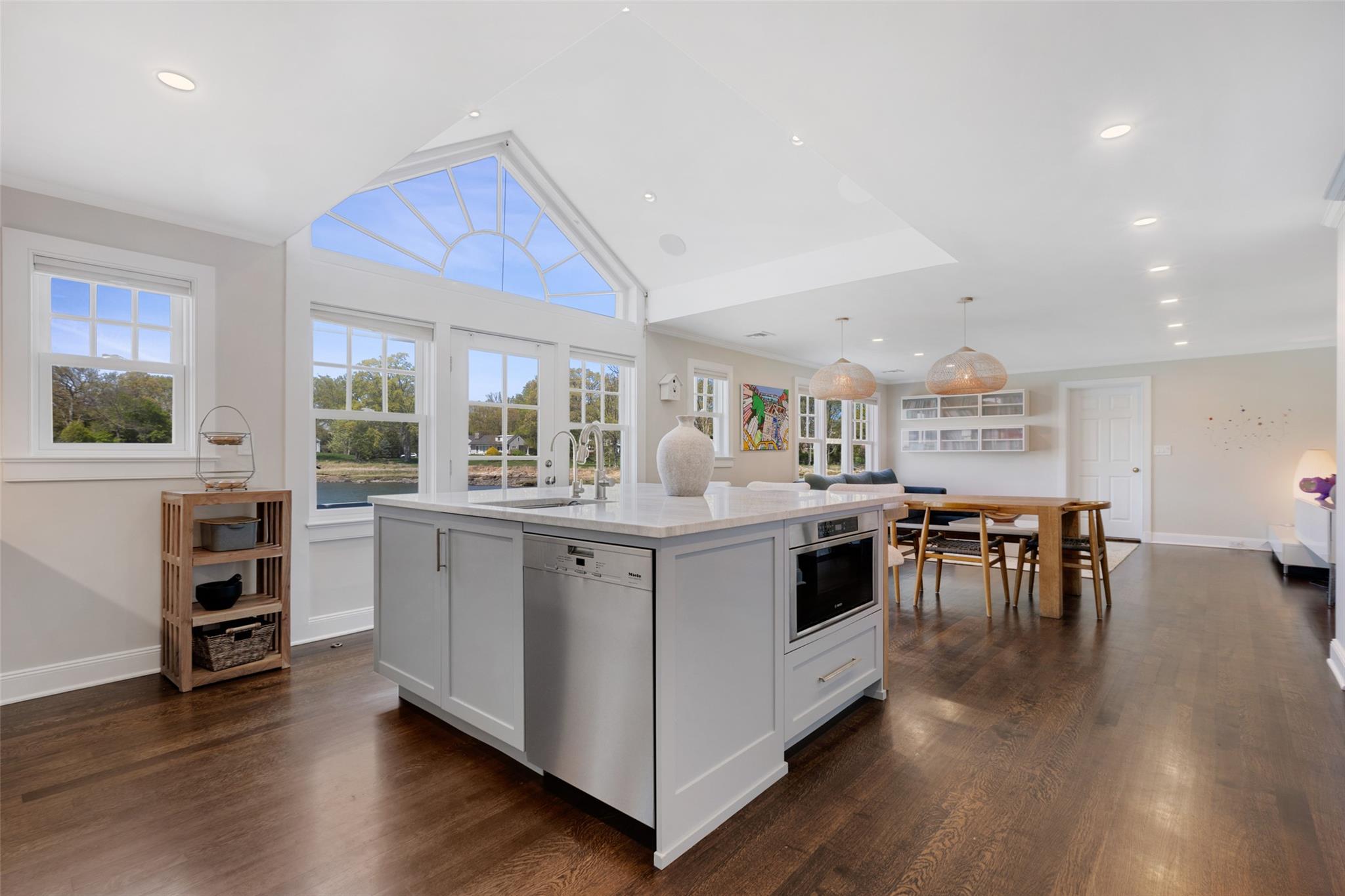 6 Pine Island Road