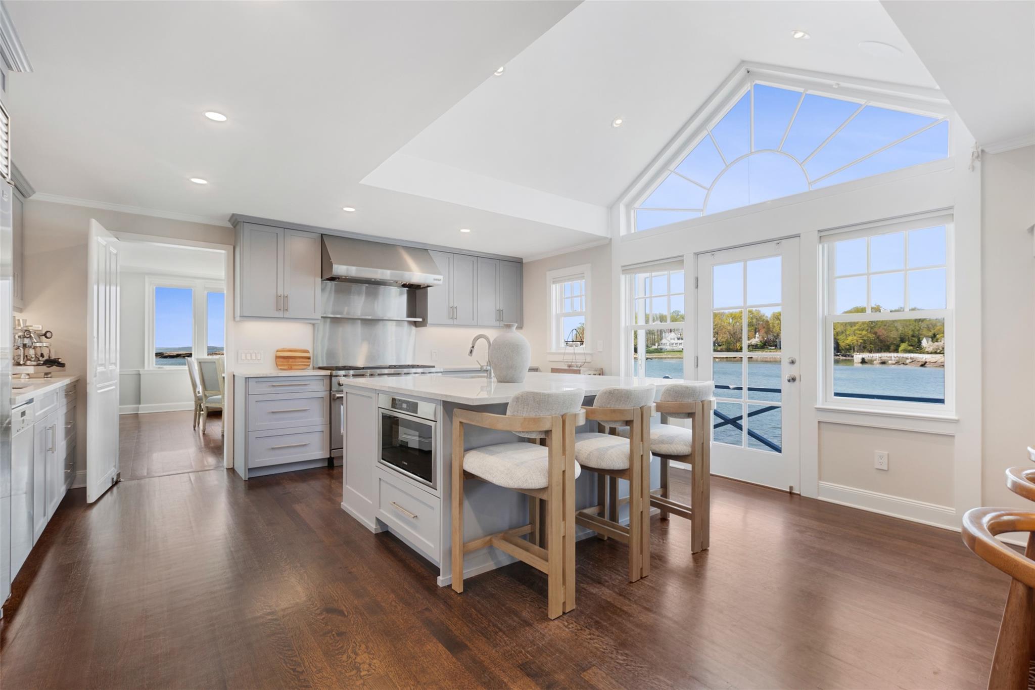 6 Pine Island Road