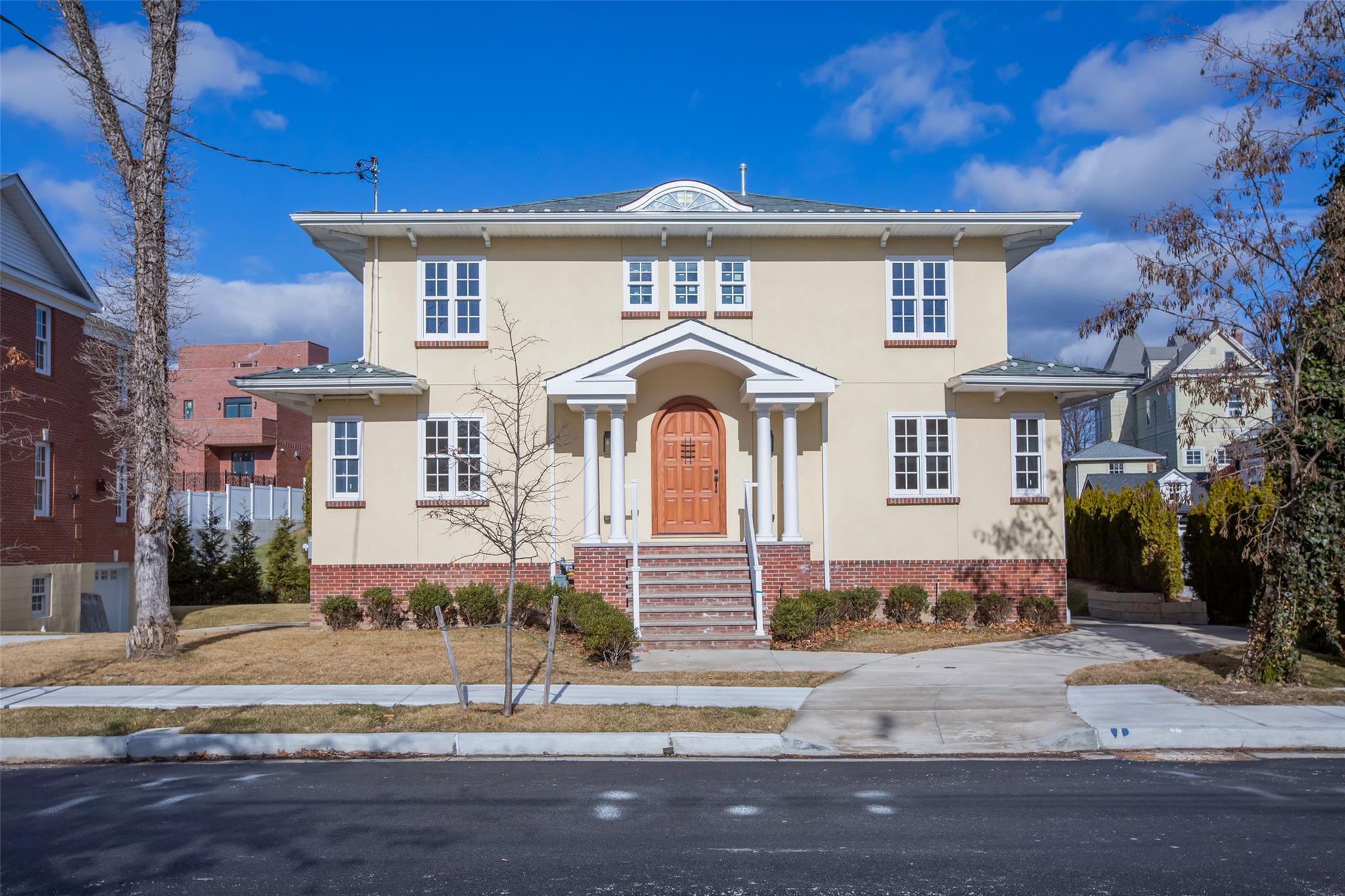 Property for Sale at 38 Drive, Douglaston, Queens, NY - Bedrooms: 4 
Bathrooms: 3  - $2,538,000