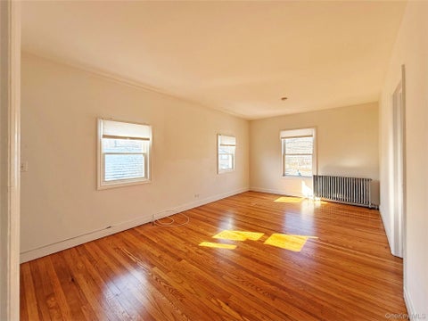 Apartment For Rent - 495 Montauk Highway<br/> Suffolk County, East Quogue, NY 11942