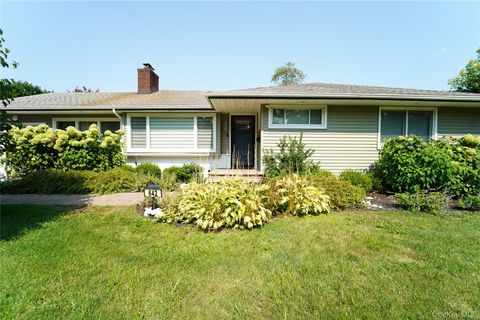 642 Salisbury Park Drive Westbury NY 11590