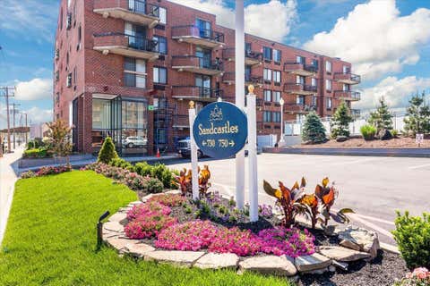 Condo For Rent - 730 W Broadway #2J<br/> Long Beach, NY 11561