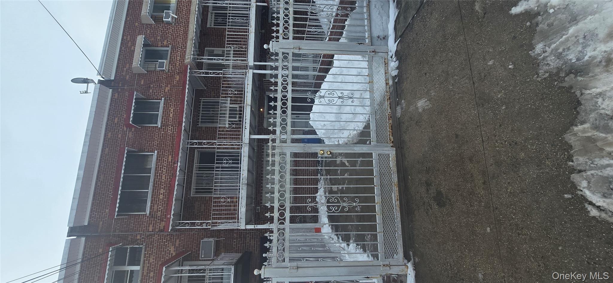 405 Saint Lawrence Avenue