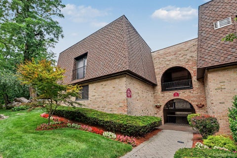 Homes For Sale - 352 Central Park Avenue #D11<br/> Scarsdale, NY 10583