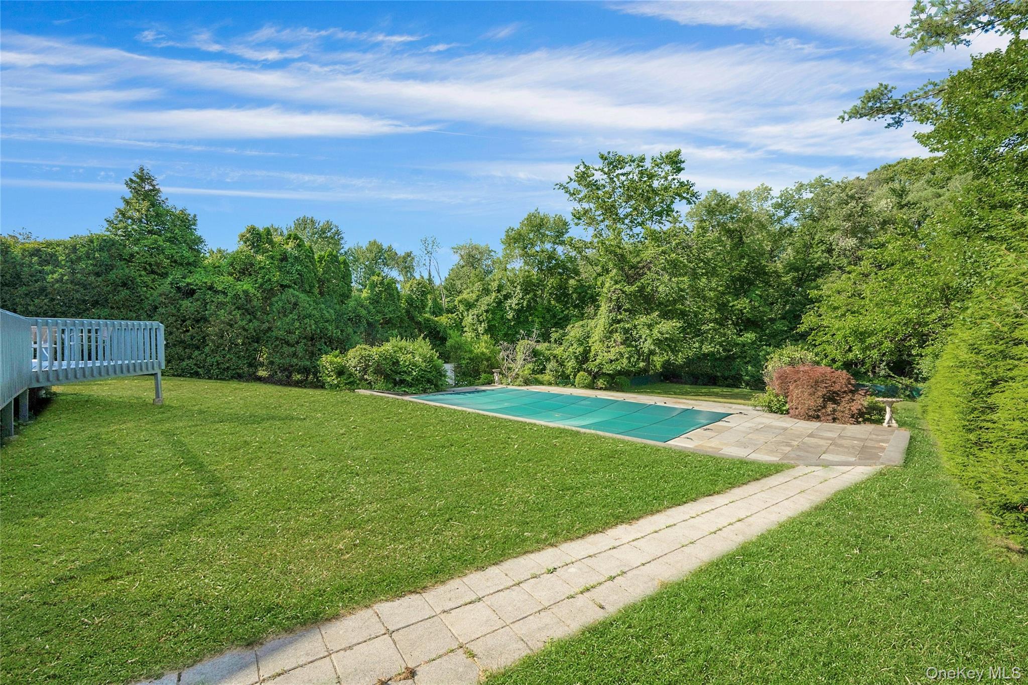 2 Meadowwood Lane