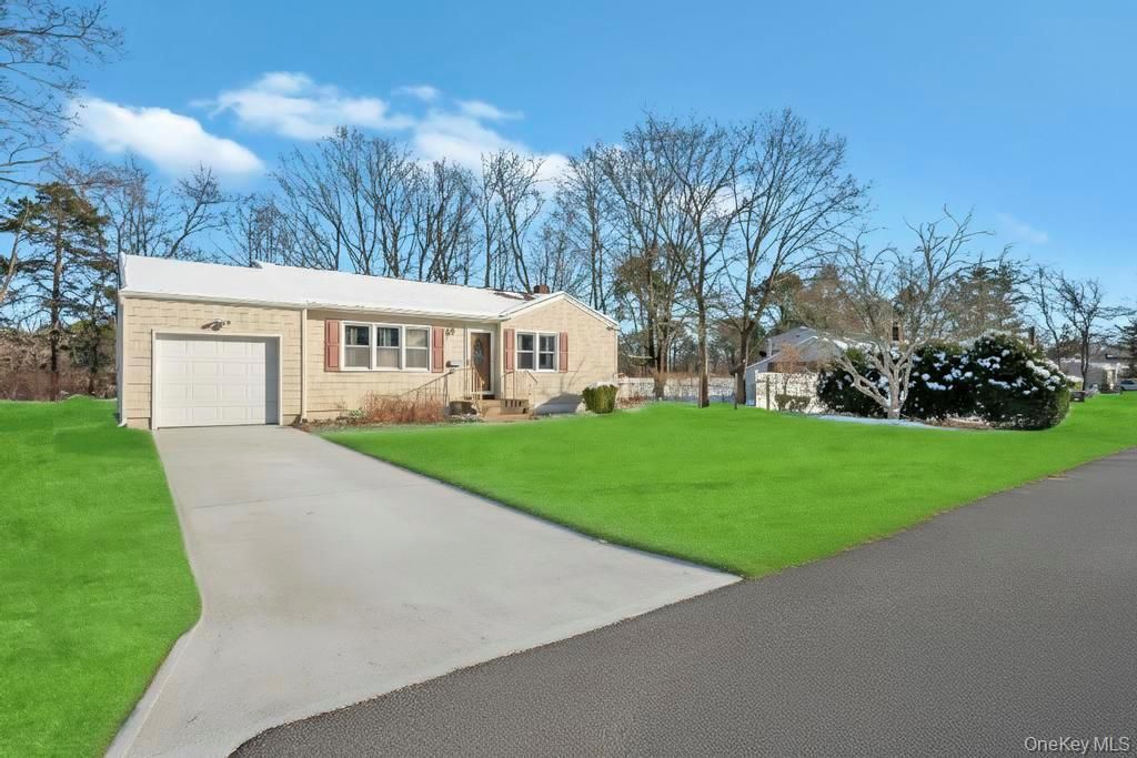 Photo of 1611 Baldwin Boulevard, Bay Shore, NY 11706 (MLS # 945219)