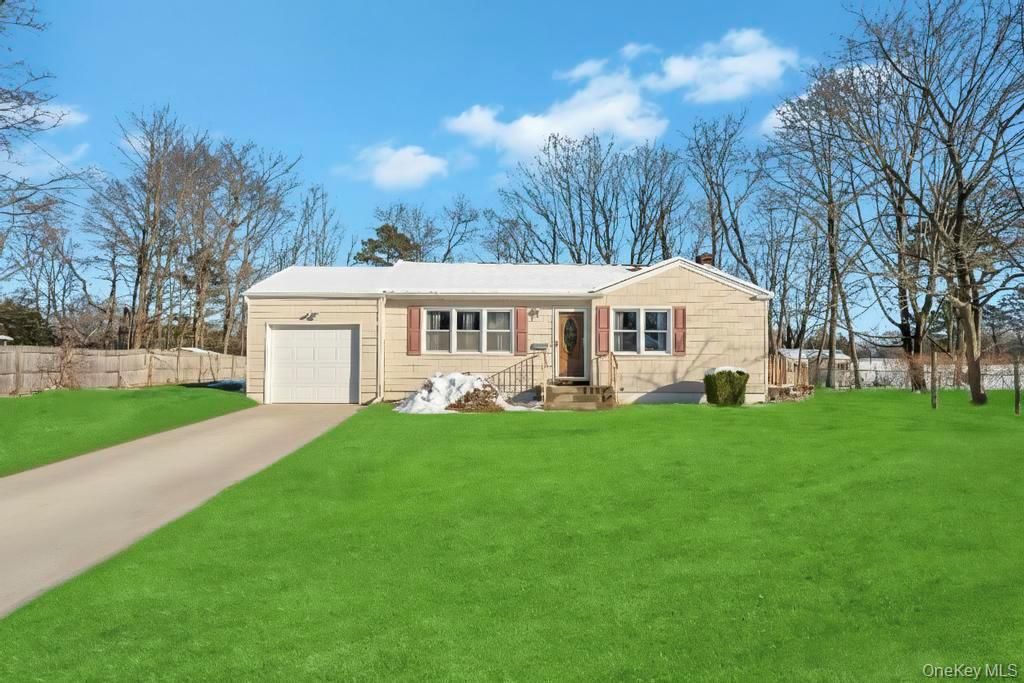 Photo of 1611 Baldwin Boulevard, Bay Shore, NY 11706 (MLS # 945219)