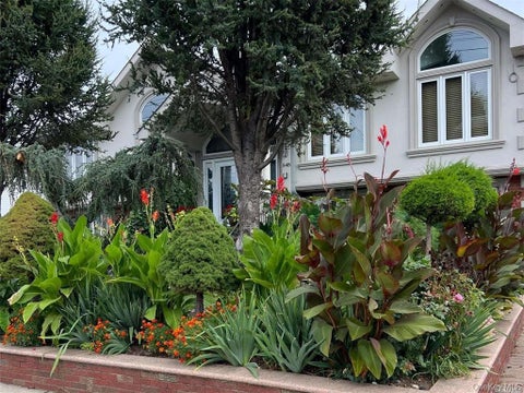 Apartment For Rent - 548 S Strong Avenue<br/> Suffolk County, Lindenhurst, NY 11757