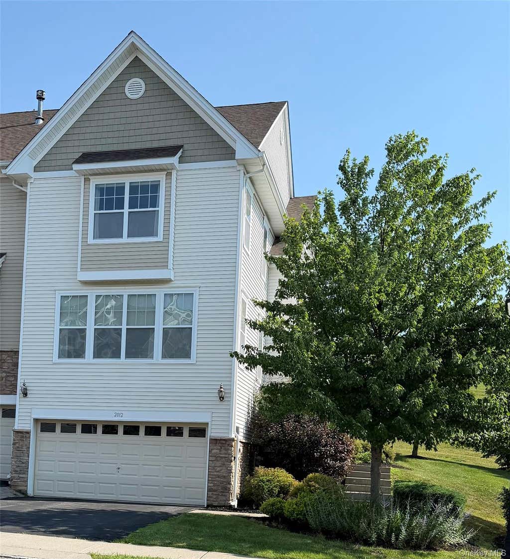 Photo of 2012 Hawthorn Way, New Windsor, NY 12553 (MLS # 1024845)