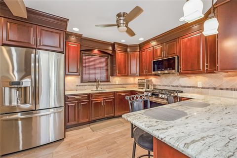 921 N 5th Street New Hyde Park NY 11040